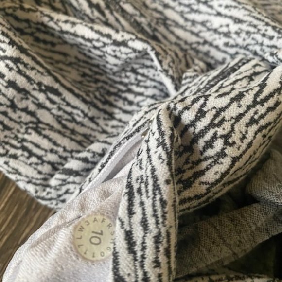 lululemon athletica Gray Long Sleeve Hoodie - Picture 2 of 3